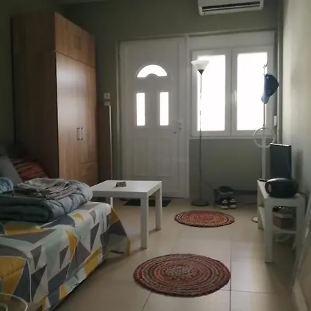 Studio Apartment *